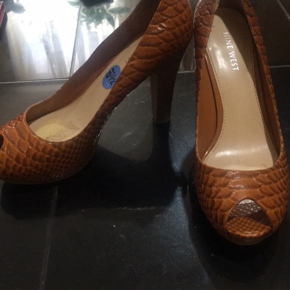 High heels - Picture 2 of 2